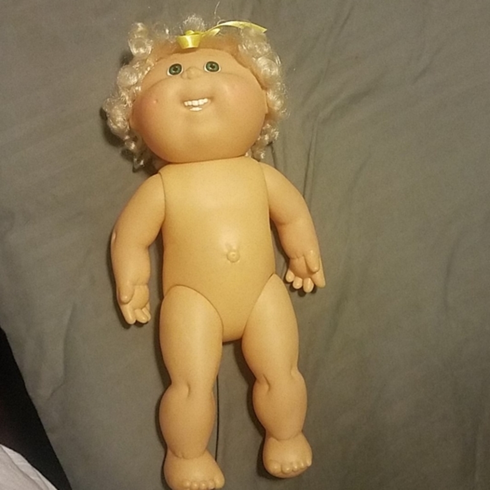 Cabbage Patch doll - Picture 2 of 6